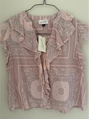 M Universal Thread NWT ruffle blouse, pink